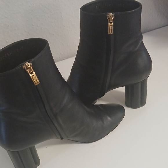 Salvatore Ferragamo Black Ankle‎ Booties with Gold Zipper - Picture 6 of 14